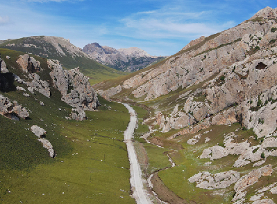 【&ldquo;飛閱&rdquo;中國(guó)】戳這里！領(lǐng)略秋日天峻溝的奇美壯麗